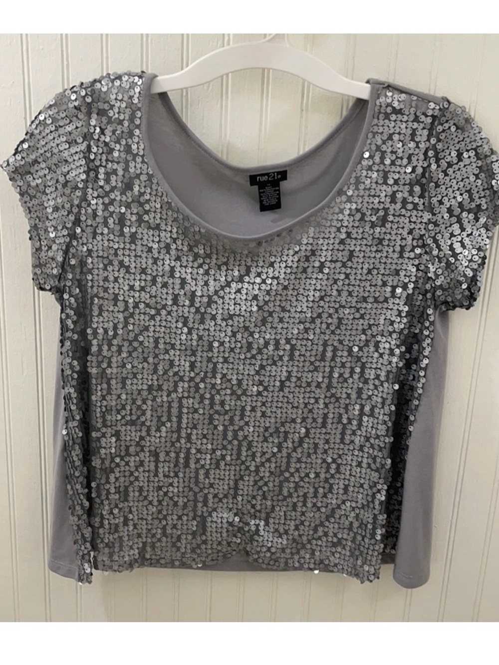 Rue21 Silver Sequin Short Sleeve Tee